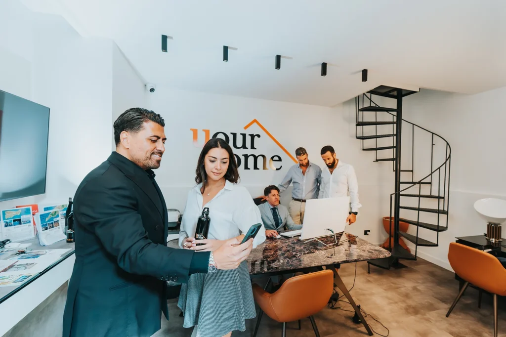 Team YourHome in ufficio